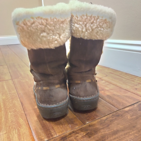 UGG leather rain/winter boots - Picture 2 of 7